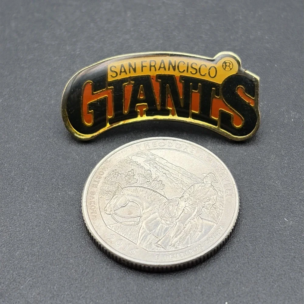 MLB Baseball San Francisco Giants Lapel Hat Pin‎